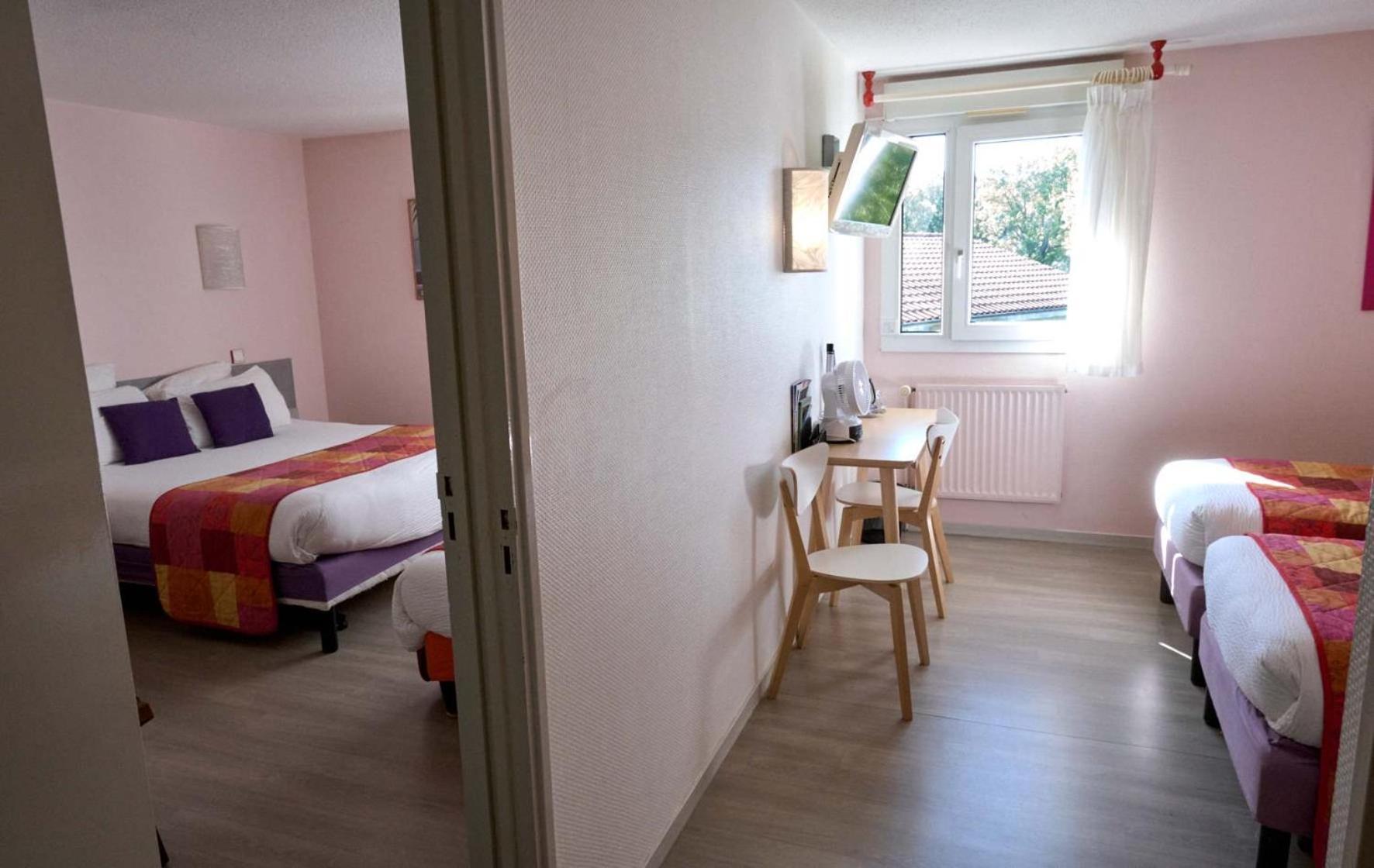 LOGIS Hôtel Le Moulin Des Gardelles Riom Buitenkant foto