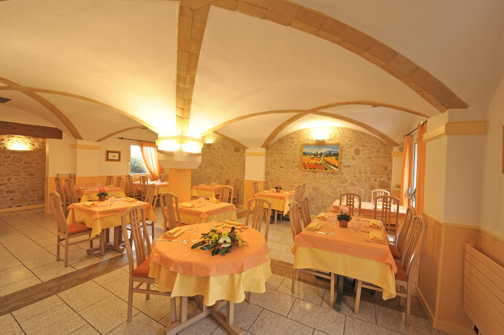LOGIS Hôtel Le Moulin Des Gardelles Riom Buitenkant foto
