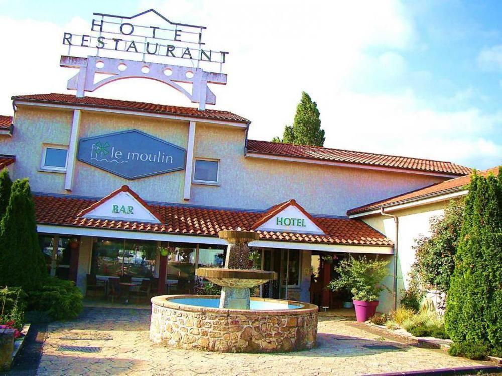 LOGIS Hôtel Le Moulin Des Gardelles Riom Buitenkant foto