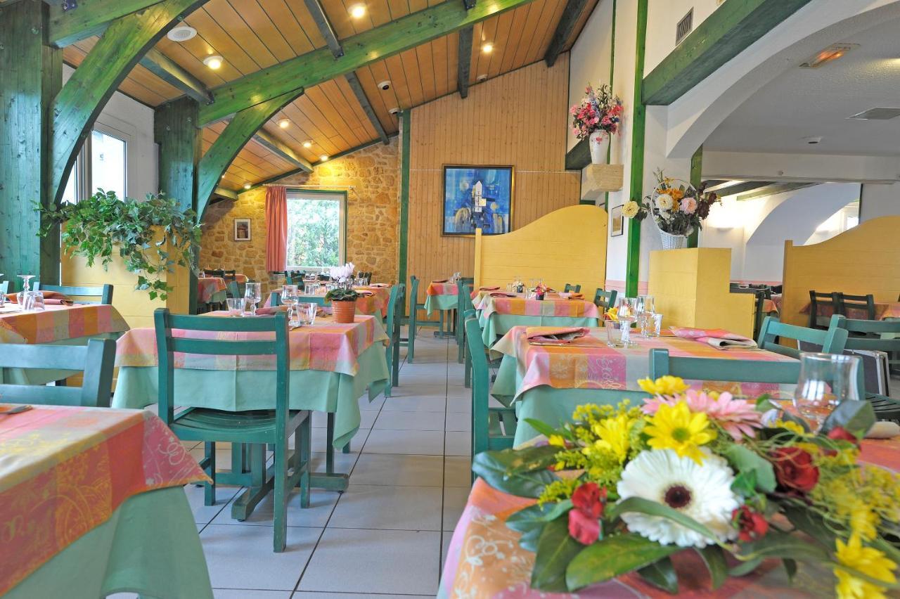 LOGIS Hôtel Le Moulin Des Gardelles Riom Buitenkant foto